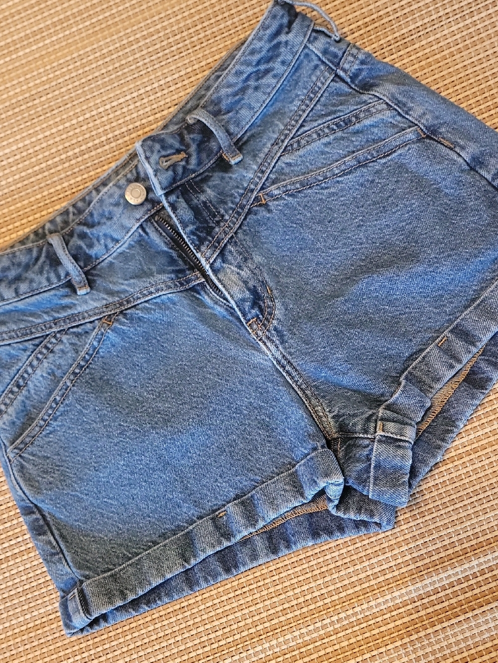 PacSun Women's Mid-Rise Blue Denim Cuffed Shorts